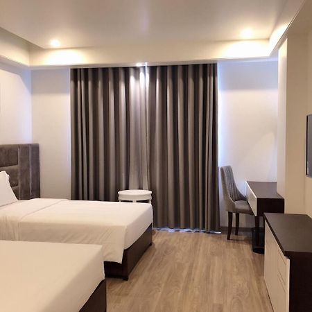 Lotus Hotel & Apartment Hải Phòng Extérieur photo