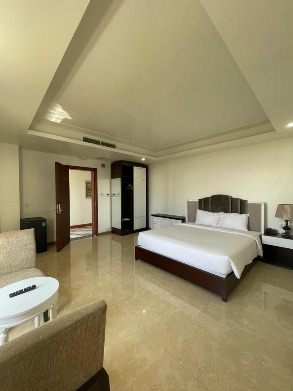 Lotus Hotel & Apartment Hải Phòng Extérieur photo