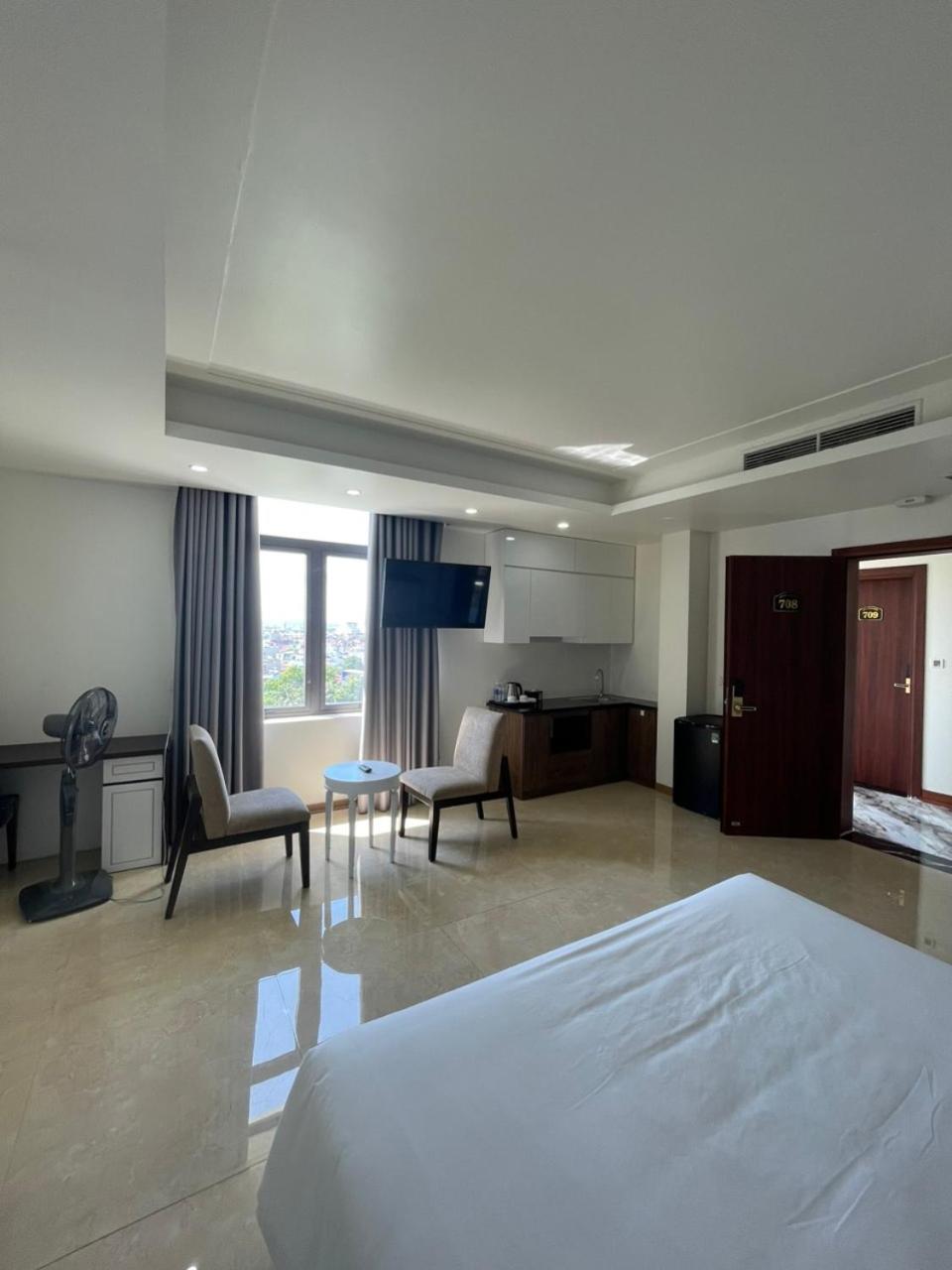 Lotus Hotel & Apartment Hải Phòng Extérieur photo