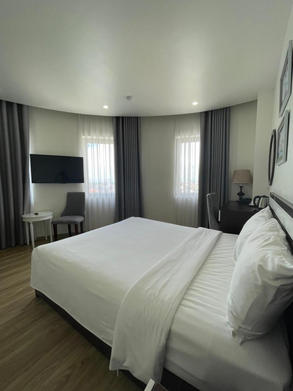 Lotus Hotel & Apartment Hải Phòng Extérieur photo