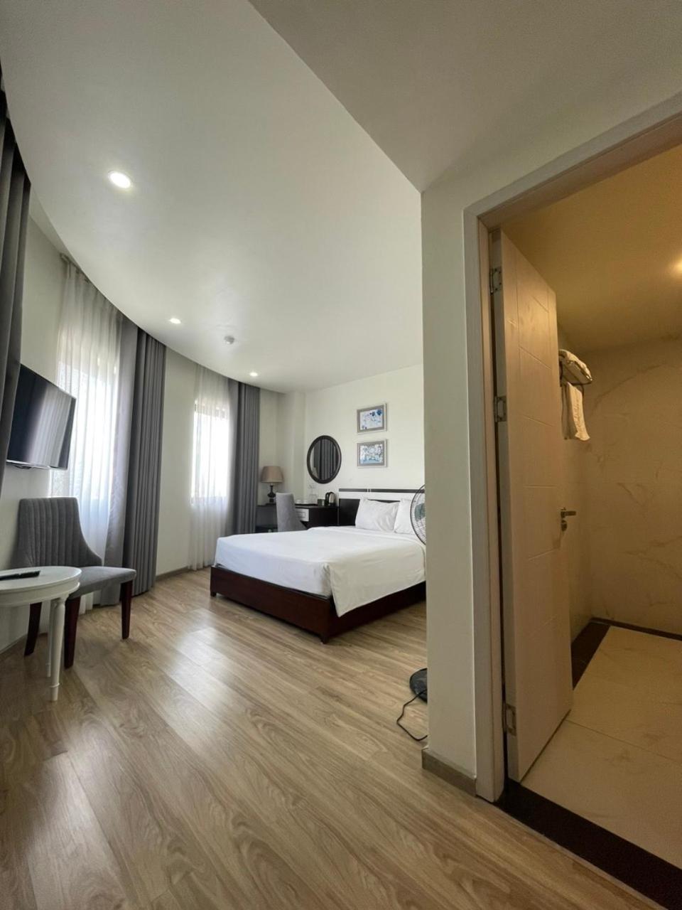 Lotus Hotel & Apartment Hải Phòng Extérieur photo
